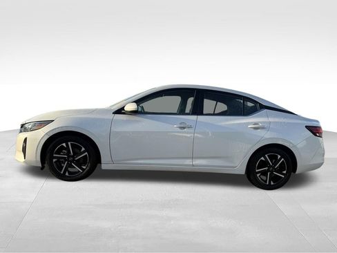 Used 2024 Nissan Sentra SV FWD image 2