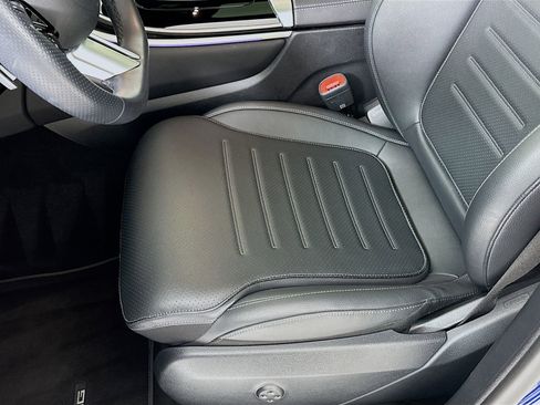 Used 2025 Mercedes-Benz GLC 300 4MATIC image 21