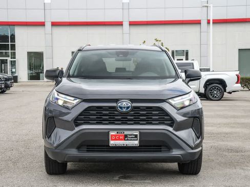 Used 2024 Toyota RAV4 LE AWD/4WD image 2