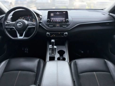 Used 2022 Nissan Altima 2.0 SR FWD image 11