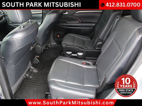 Used 2016 Toyota Highlander Limited w/ Driver Technology Package image 15