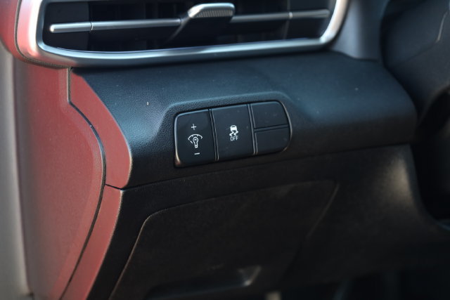 Used 2025 Hyundai Elantra SEL FWD image 14