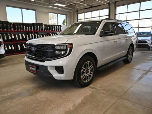 Used 2025 Ford Expedition Max Active AWD/4WD image 12