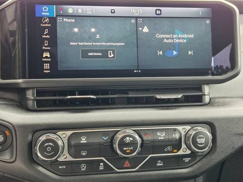 Used 2024 Jeep Gladiator Sport AWD/4WD image 14