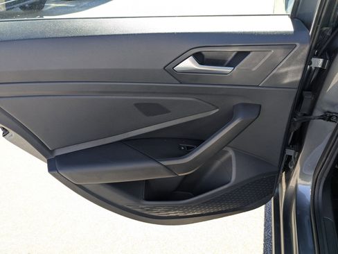 Used 2021 Volkswagen Jetta SE image 27