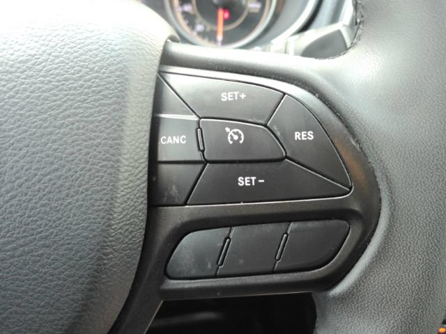 Used 2020 Jeep Cherokee Trailhawk AWD/4WD image 35