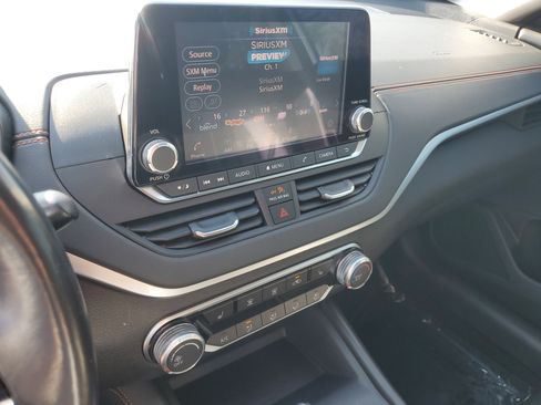 Certified 2019 Nissan Altima 2.5 SR w/ SR Premium Package image 26