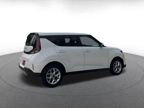 Used 2025 Kia Soul LX w/ LX Technology Package FWD image 15