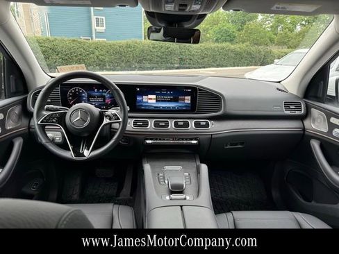 Certified 2026 Mercedes-Benz GLS 450 4MATIC image 17