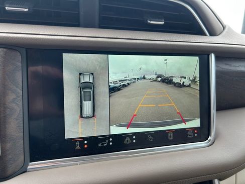 Used 2024 GMC Yukon XL Denali w/ Advanced Technology Package AWD/4WD image 17