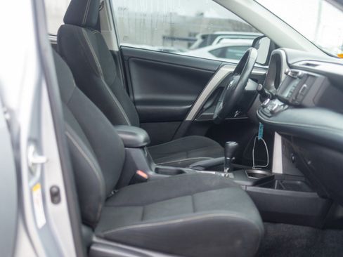 Used 2018 Toyota RAV4 XLE image 29