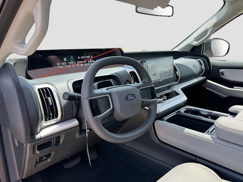 New 2026 Ford Expedition Active RWD image 6