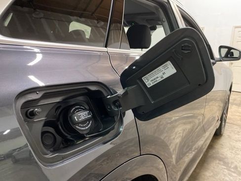 Used 2025 Audi Q5 Premium w/ Convenience Package image 94