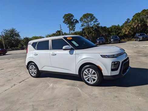 Used 2020 Kia Soul LX image 2