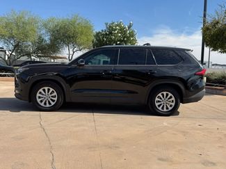 Used 2024 Toyota Grand Highlander XLE video 2