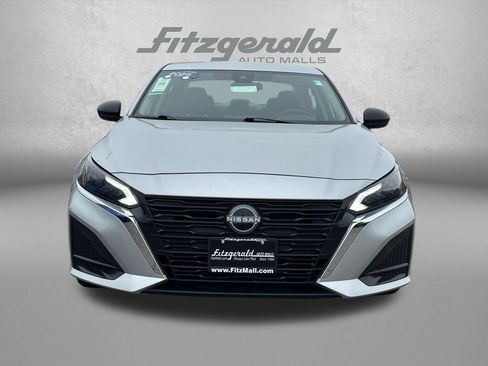 Used 2025 Nissan Altima 2.5 SV FWD image 3
