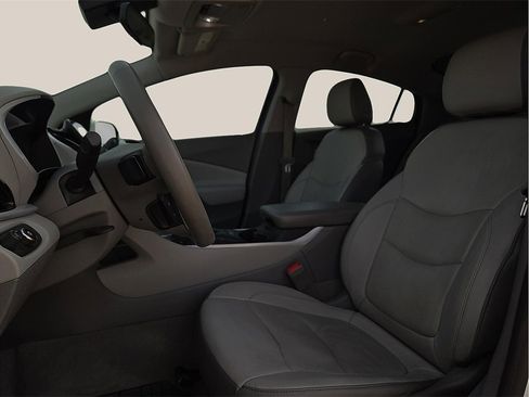 Used 2018 Chevrolet Volt LT w/ LT Driver Confidence Package image 12