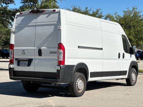 Used 2025 RAM ProMaster 2500 w/ Convenience Group FWD image 4