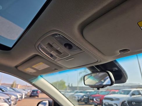 Used 2021 Kia Niro EX Premium FWD image 13