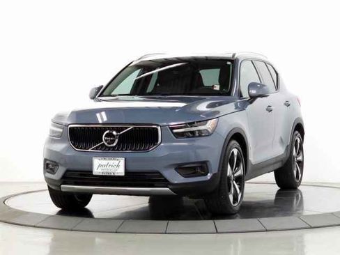 Used 2020 Volvo XC40 T5 Momentum w/ Protection Package Premier image 5