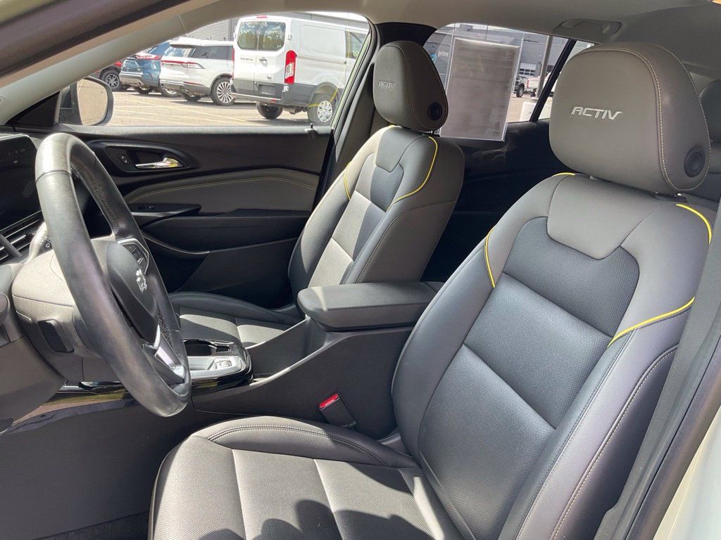 Used 2024 Chevrolet Trax ACTIV w/ Sunroof Package FWD image 11
