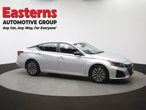 Used 2024 Nissan Altima 2.5 SV FWD image 47