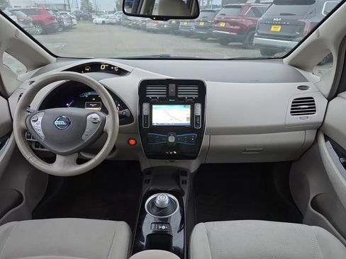 Used 2013 Nissan Leaf SV image 12