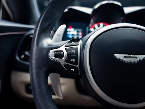 Used 2023 Aston Martin V8 Vantage Coupe RWD image 41