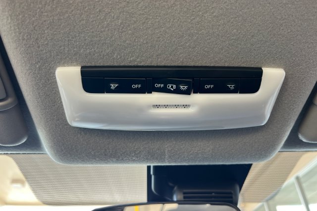 Used 2025 Nissan Versa SV FWD image 36