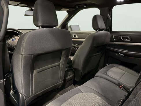 Used 2019 Ford Explorer XLT w/ Safe & Smart Package image 18