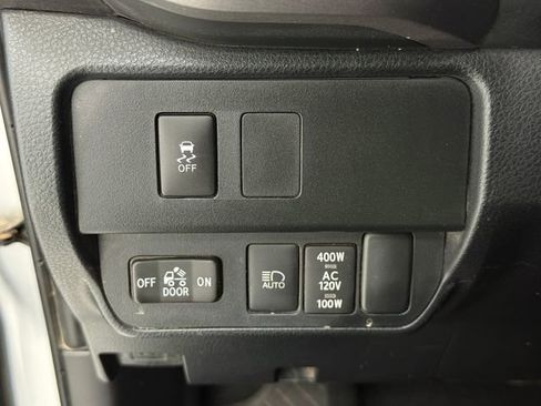 Used 2023 Toyota Tacoma TRD Off-Road w/ Technology Package AWD/4WD image 14