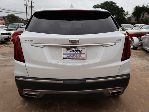 Used 2024 Cadillac XT5 Premium Luxury w/ Technology Package FWD image 6