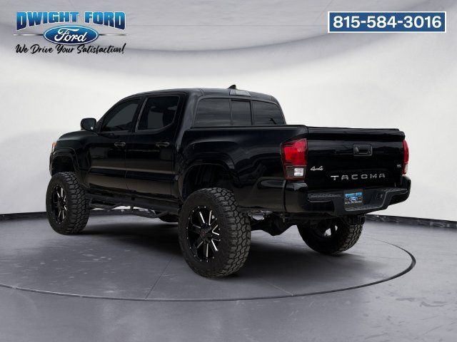 Used 2018 Toyota Tacoma SR AWD/4WD image 3