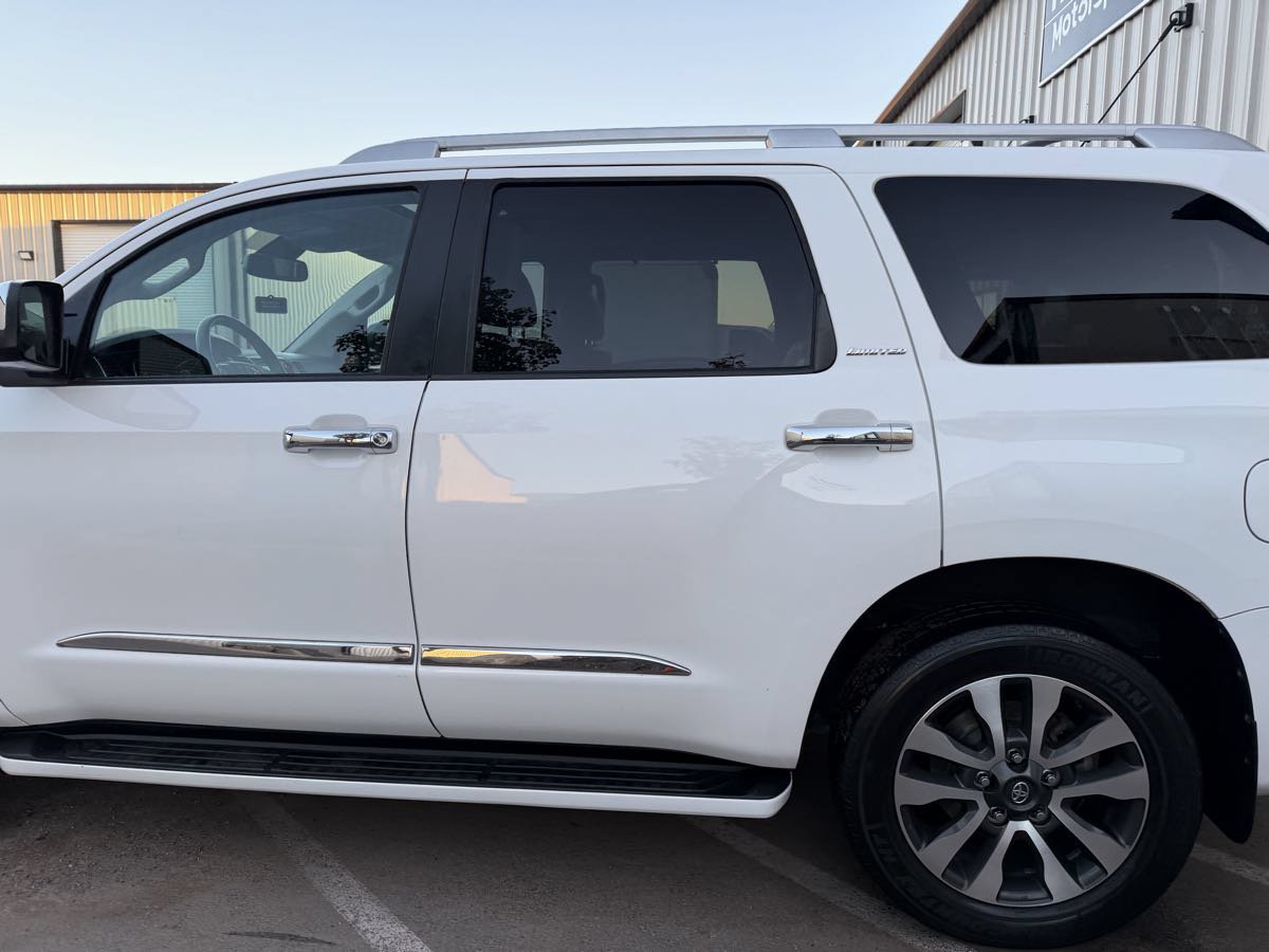Used 2018 Toyota Sequoia Limited w/ Safety & Convenience Package AWD/4WD image 4