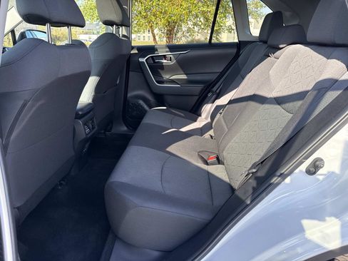Used 2022 Toyota RAV4 XLE image 23