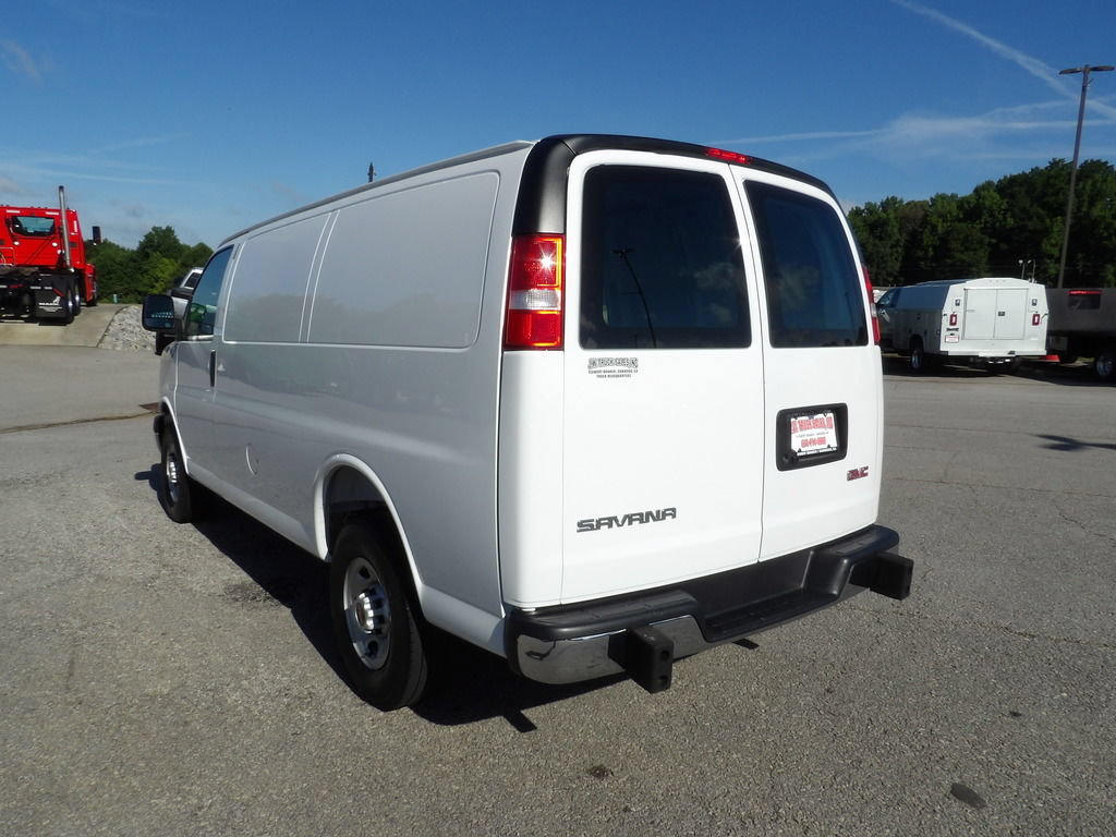 Used 2025 GMC Savana 2500 w/ Driver Convenience Package RWD image 5
