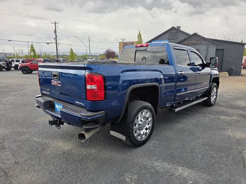 Used 2017 GMC Sierra 2500 Denali w/ Duramax Plus Package image 5