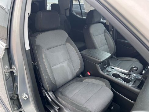 Used 2018 Chevrolet Traverse LT FWD image 19
