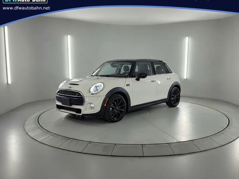 Used 2015 MINI Cooper S image 1