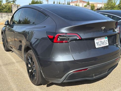 Used 2023 Tesla Model Y Long Range AWD/4WD image 4