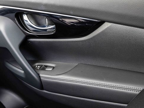 Certified 2022 Nissan Rogue Sport SV image 16