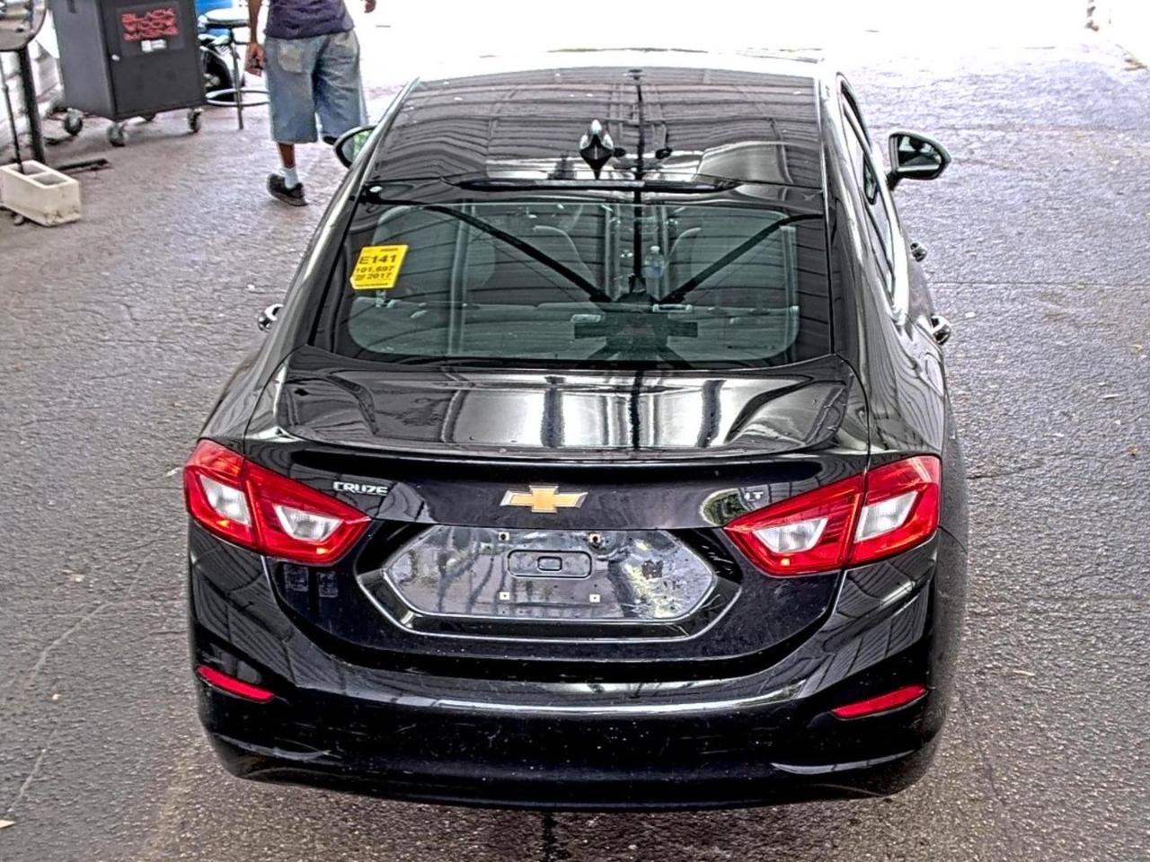 Used 2017 Chevrolet Cruze LT FWD image 4