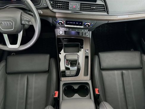 Certified 2025 Audi Q5 2.0T Premium Plus w/ Premium Plus Package AWD/4WD image 17