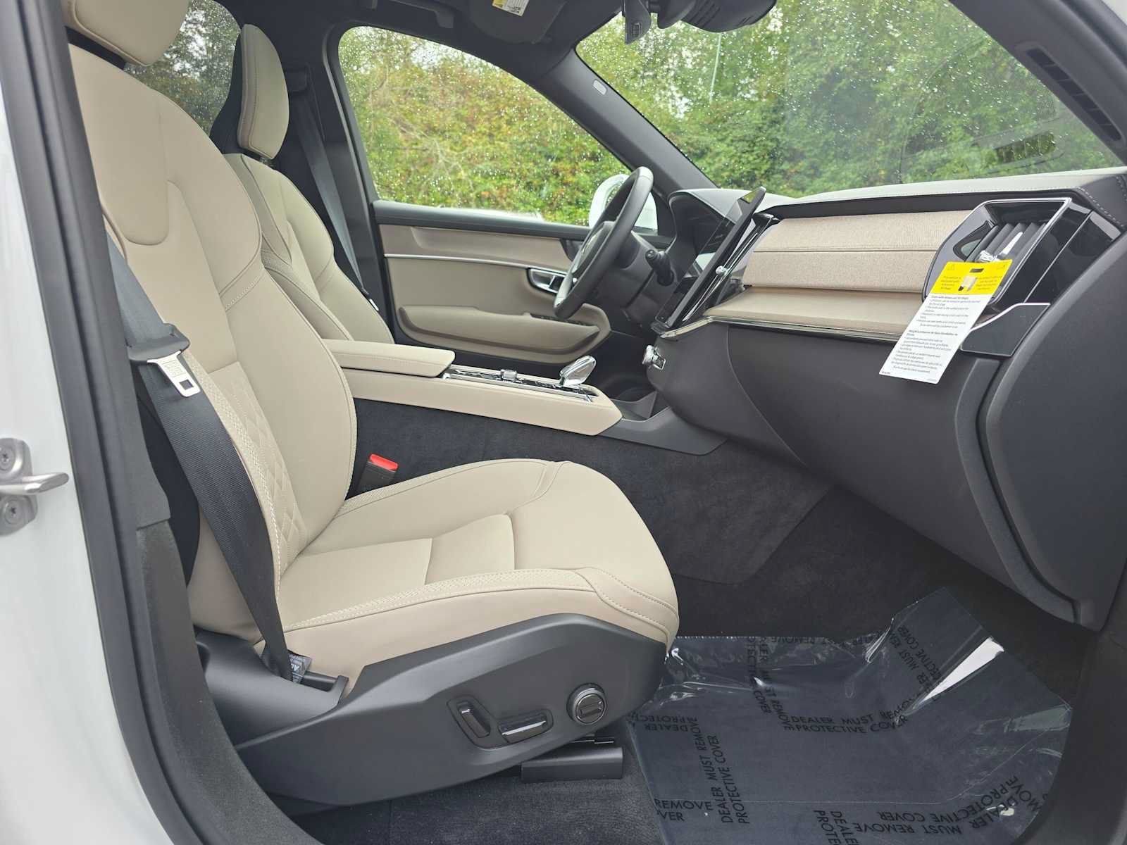 Used 2026 Volvo XC90 B6 Plus w/ Protection Package Premier AWD/4WD image 10