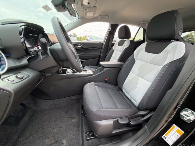 New 2026 Chevrolet Trax LS w/ LS Convenience Package FWD image 12