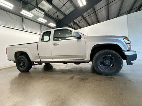 Used 2011 Chevrolet Colorado W/T AWD/4WD image 3