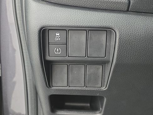 Used 2017 Honda CR-V LX image 24