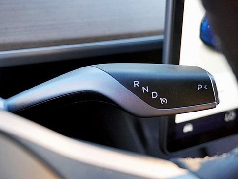 Used 2023 Tesla Model Y Long Range image 38