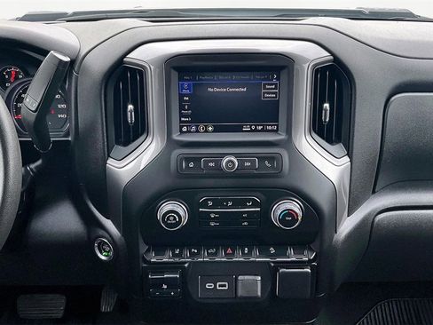 Used 2024 Chevrolet Silverado 2500 Custom w/ Custom Value Package image 6