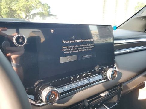 New 2025 GMC Canyon Elevation w/ Convenience Package image 23